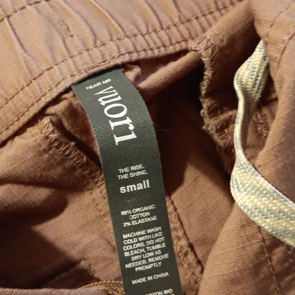 Vuori Cotton Joggers. The Rise. The Shine. Athleisure. - Picture 10 of 12